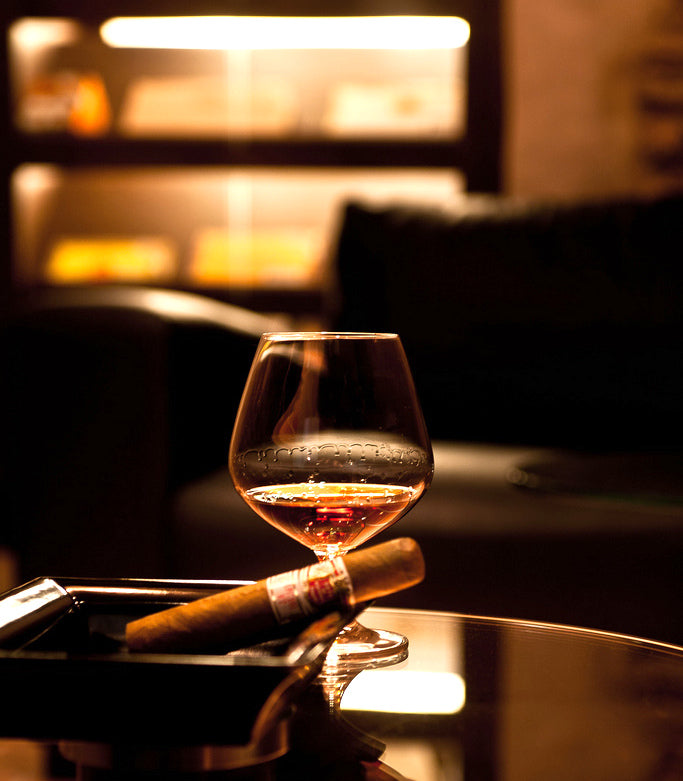 Best Cigar Lounges in Chicago: Top Spots Reviewed
