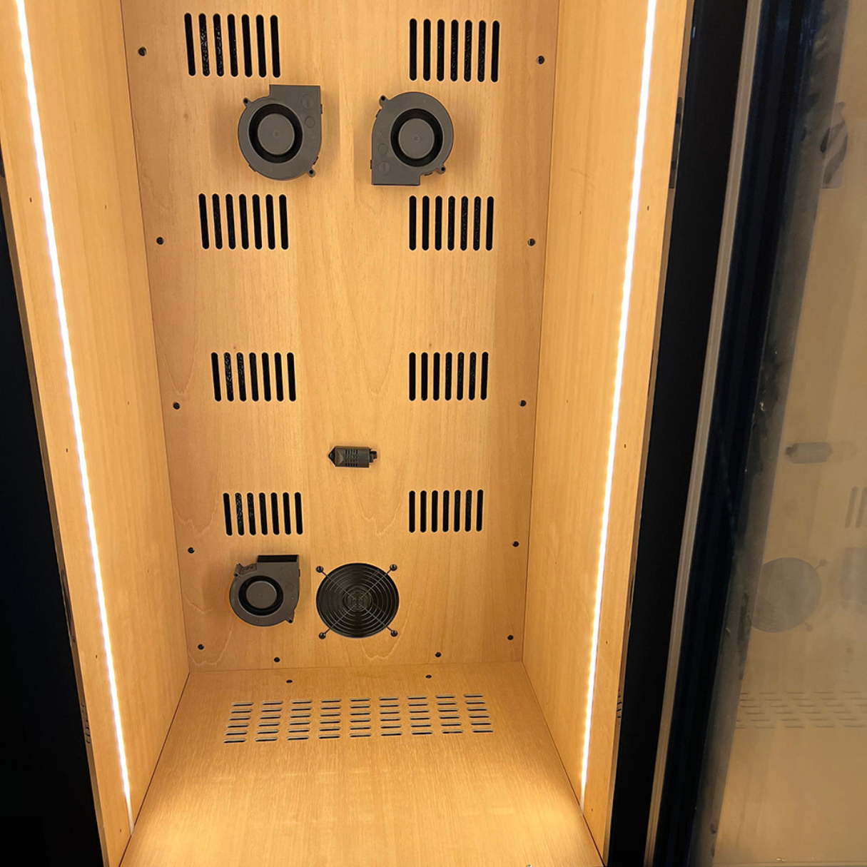 Yohtron YC-288 Premium Series Classic Black 1700-Cigar Electric Humidor - Interior Fans and Air Vents