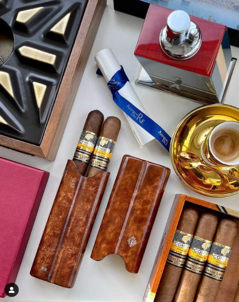 Artigiani Del Re Primo Fiore Leather 2-Finger Cigar Case - 2020 Limited Edition Collection - Walnut Root - Lifestyle with Cigars