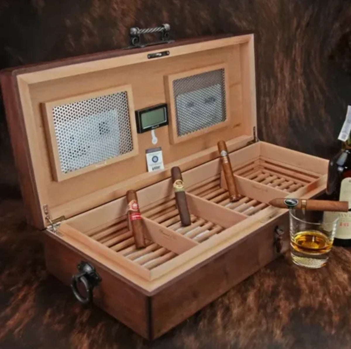 Brizard & Co The Hacienda 150/160-Cigar Desktop Humidor - Open Lid