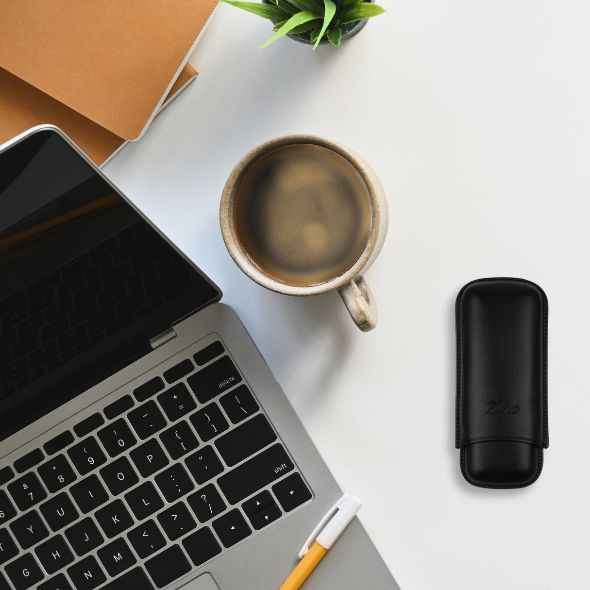 Davidoff Leather Soft Cigar Cases - Black & Mint R-2-Finger - Flatlay