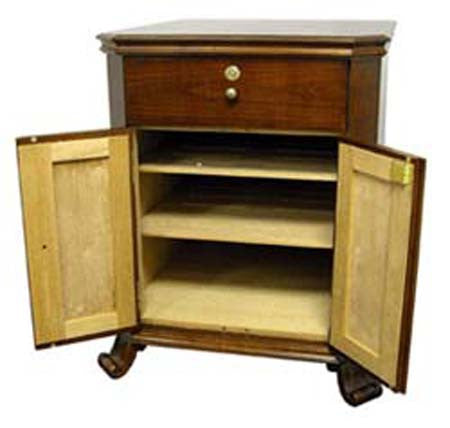 Montegue End Table Humidor - 600 Cigars