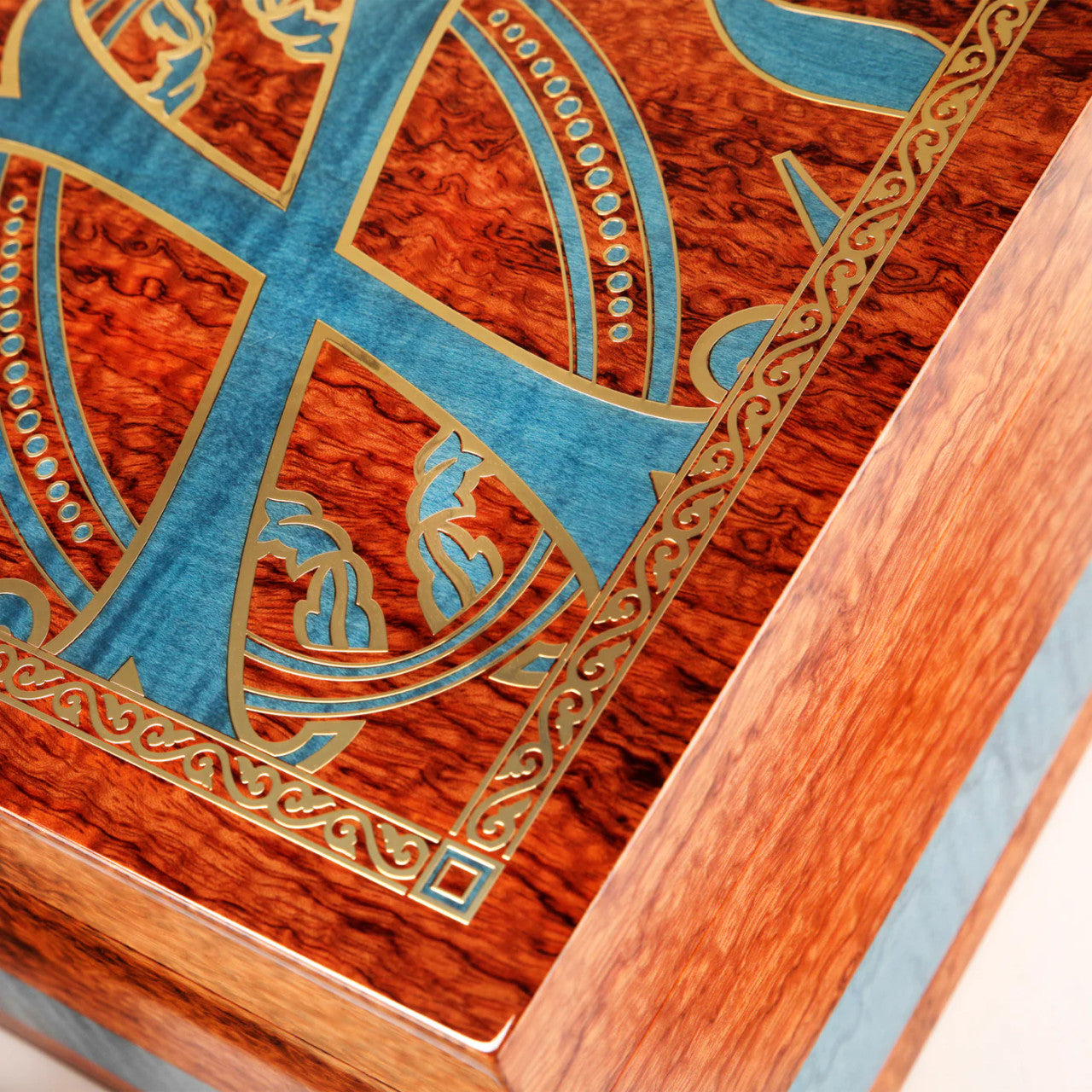 Elie Bleu OpusX El Rojo 75-Cigar Desktop Humidor - Top Details
