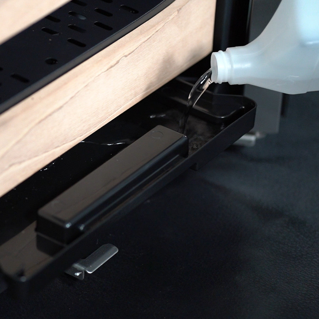 Whynter CHC-421HC Elite Touch Control Stainless 400-Cigar Cooler Humidor 4.2 cu. ft.  - Interior Tray for Solution