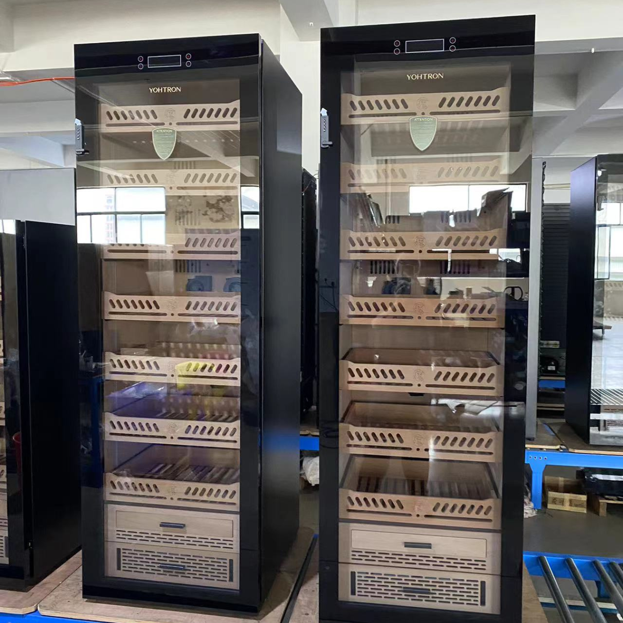 Yohtron YC-448 Premium Series Classic Black 2300-Cigar Electric Humidor - Left Facing