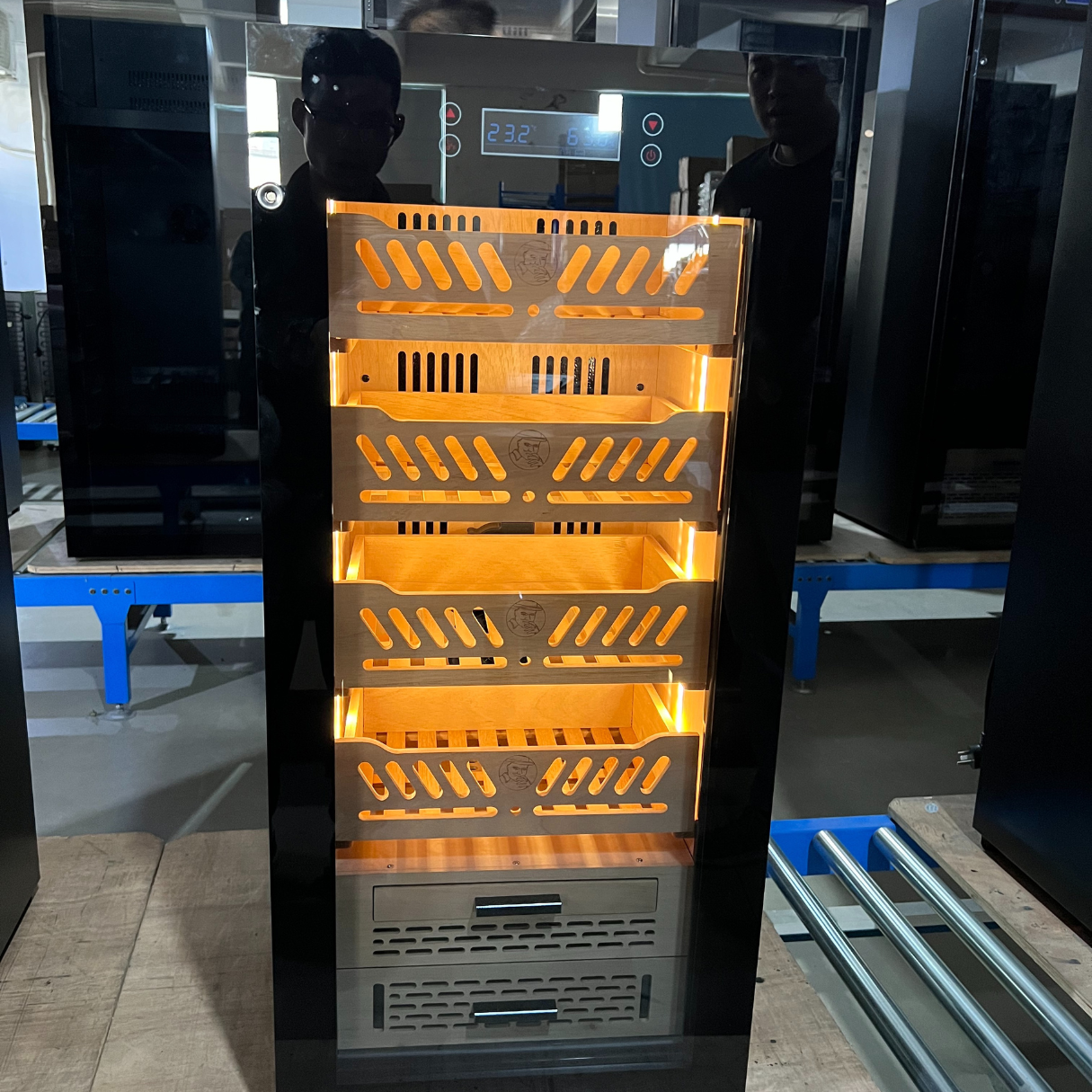 Yohtron YC-88 Premium Series Classic Black 450-Cigar Electric Humidor - Front