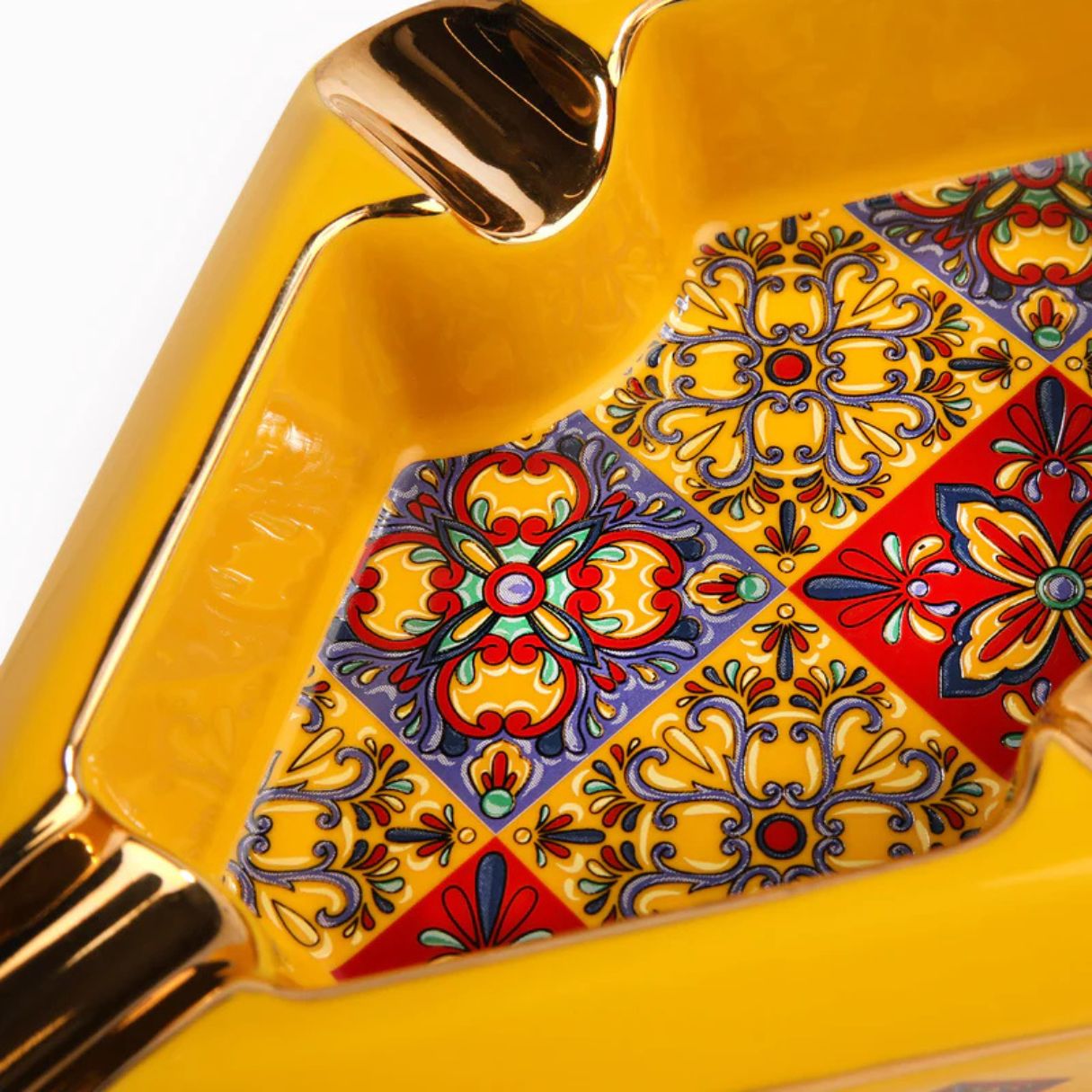 OpusX Society Colonial Tiles Ceramic 4-Cigar Ashtray
