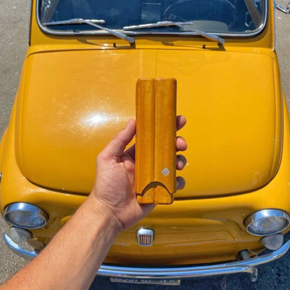 Artigiani Del Re Cuban Robusto Lounge Leather 2-Finger Cigar Case - Yellow Oriolus - Lifestyle