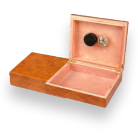 Humidor Supreme Riviera 20-Cigar Travel Humidor - Light Maple Burl - Exterior Front