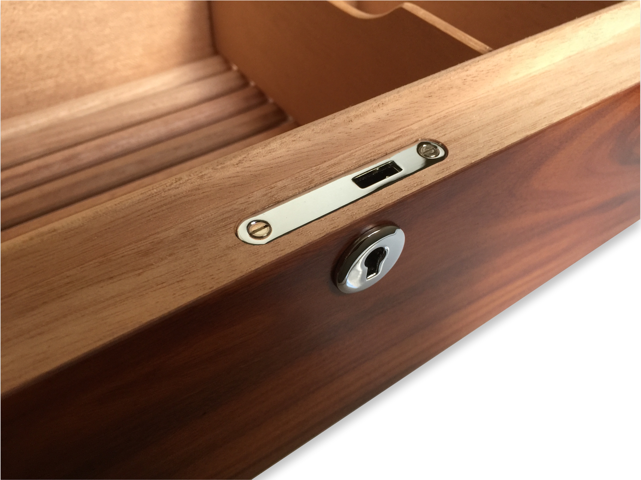 Diamond Crown Drake 90 Count Humidor - St. James Series (DC3720)
