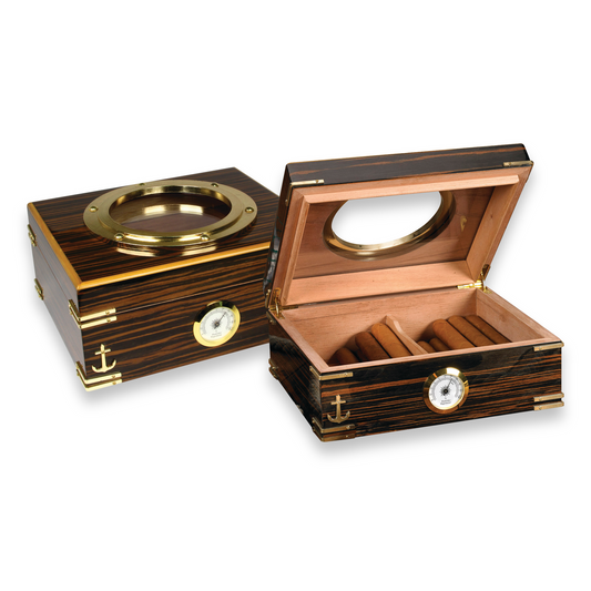Humidor Supreme Gangway Desktop Humidor 50 Cigars - Exterior Front Interior Front