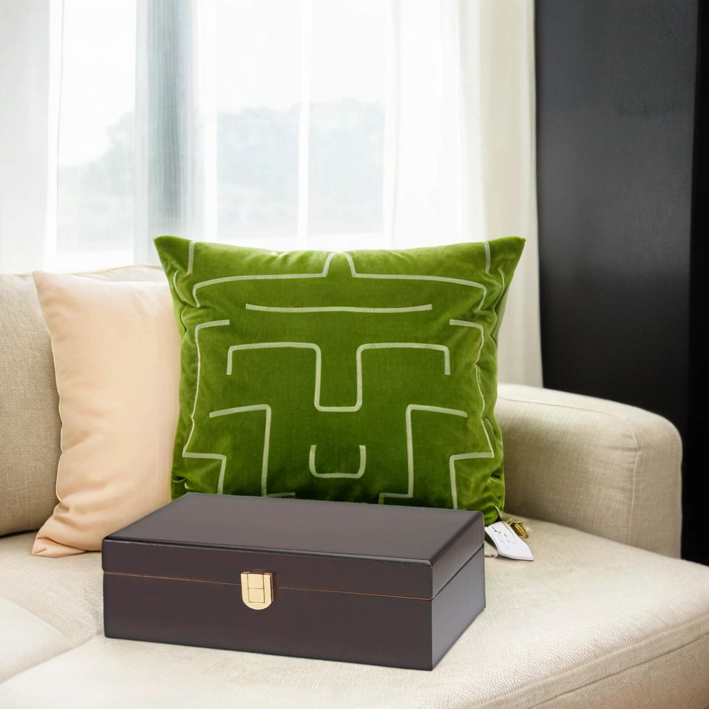 Humidor Supreme Traveler 12-Cigar Humidor - Mahogany