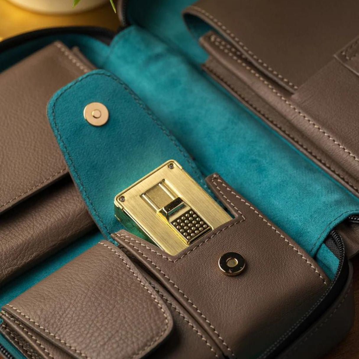 Peter James Alcantara Leather 7-Finger Soft Cigar Cases - Maritime Mocha Mélange - Interior Details