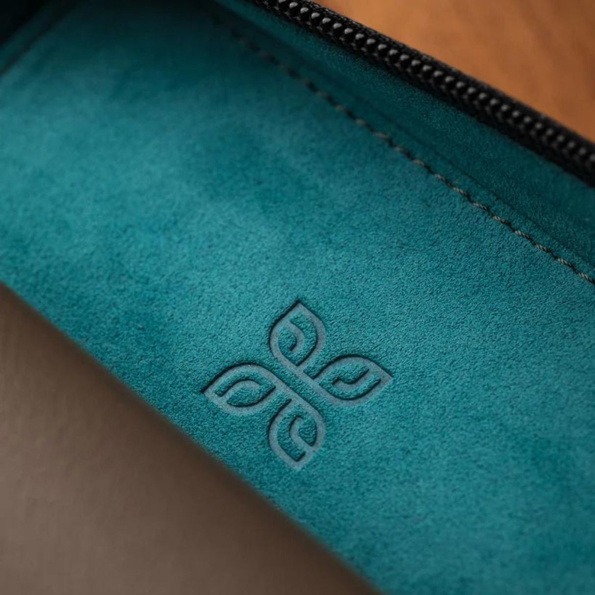 Peter James Alcantara Leather 7-Finger Soft Cigar Cases - Maritime Mocha Mélange - Brand Engraving Details