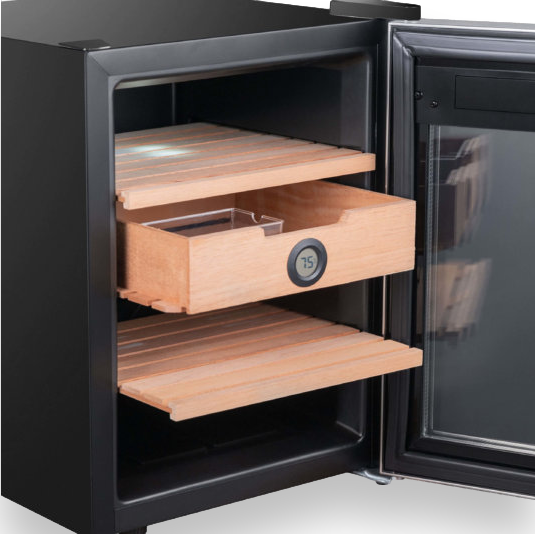 Whynter CHC-123DS Stainless Steel 250-Cigar Cooler Humidor 1.2 cu. ft.  - Interior Shelves